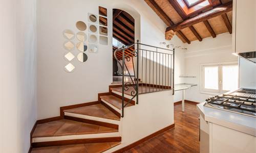 CENTRO STORICO - APPARTAMENTO MANSARDATO