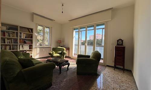 LUMINOSO APPARTAMENTO SUI VIALI ALLE PORTE DEL CENTRO STORICO