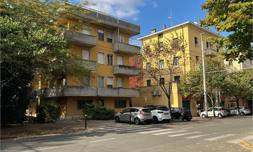 MODENA ZONA VIALI AD.ZE CENTRO - BILOCALE RISTRUTTURATO e ARREDATO con GARAGE