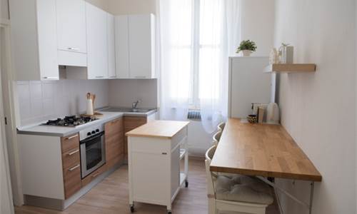 BILOCALE RISTRUTTURATO LUMINOSO IN CENTRO STORICO