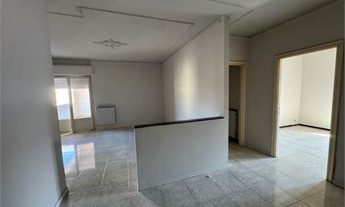 MODENA - MADONNINA - APPARTAMENTO 2 LETTO ultimo piano con TERRAZZO