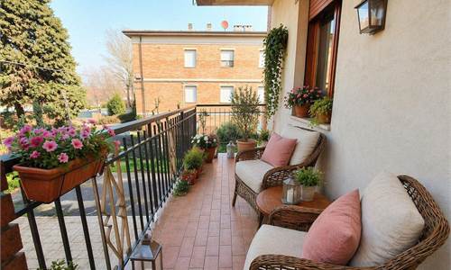 APPARTAMENTO TRE CAMERE, DUE BAGNI, GARAGE E TERRAZZO.