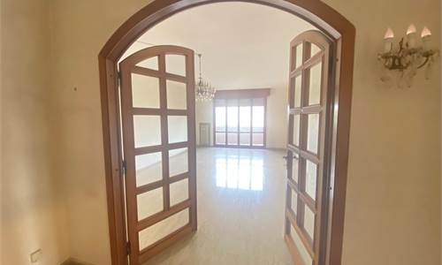 APPARTAMENTO DUE CAMERE E DUE BAGNI PANORAMICO CON GRANDE GARAGE 